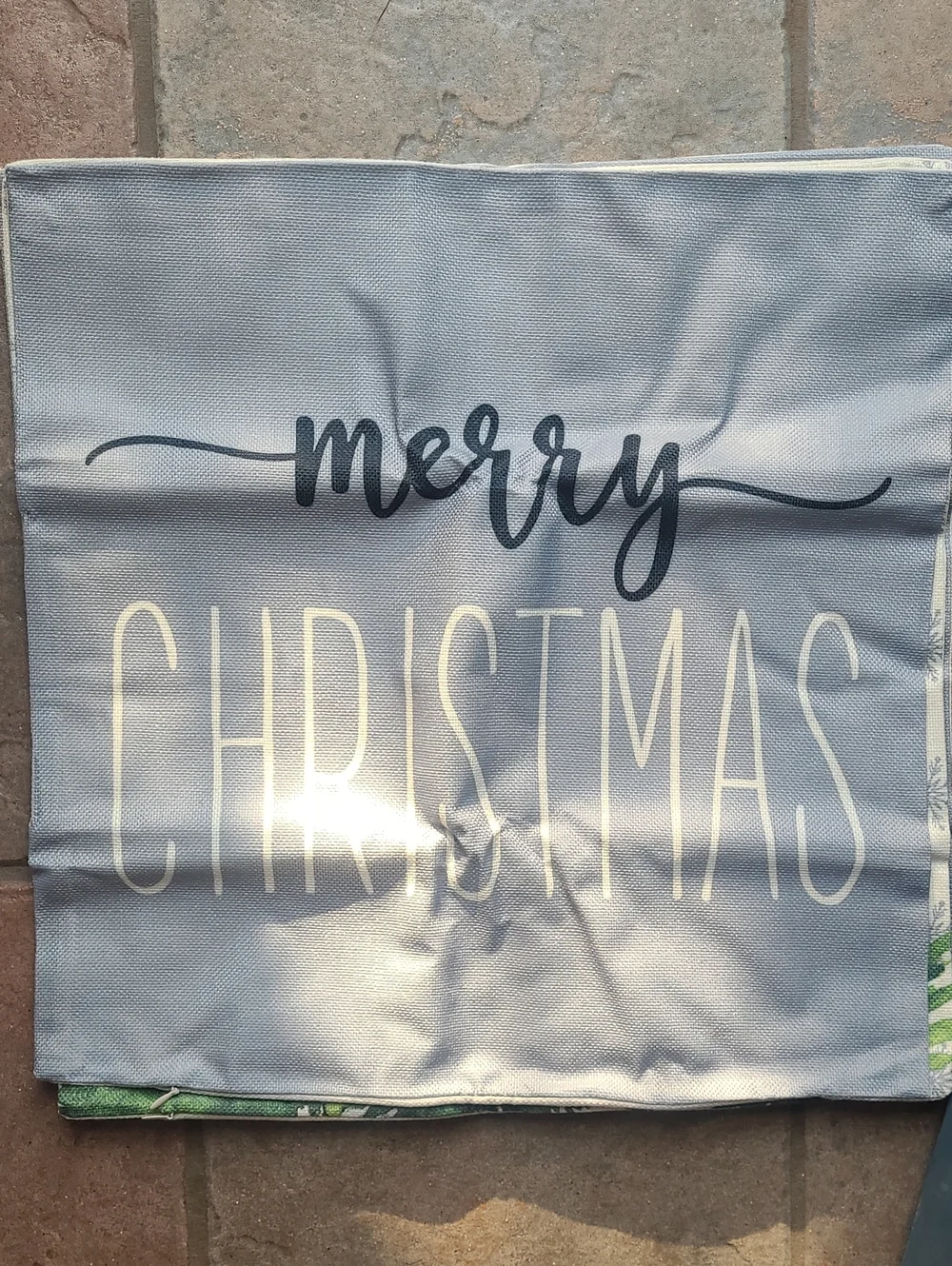 New in packaging! Set of 4 Christmas Holiday linen pillow covers decor snowflake